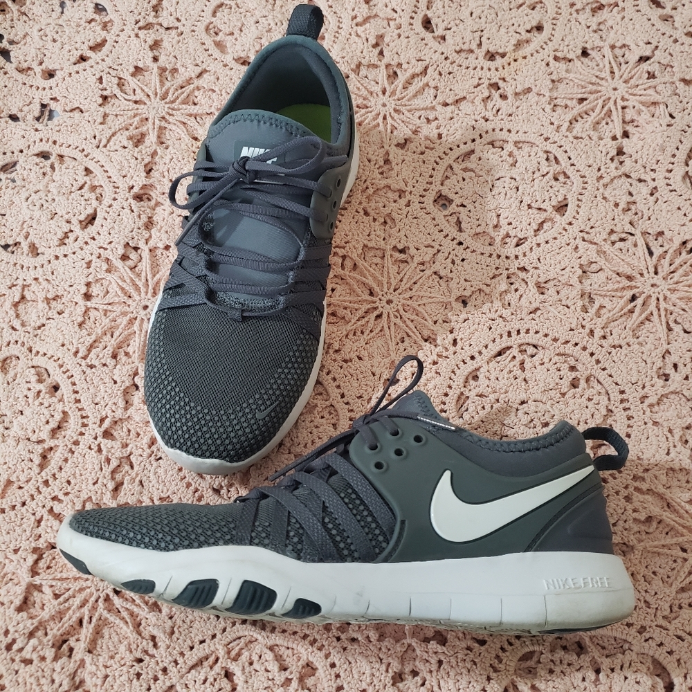 Grey Nike Free Train Size 7